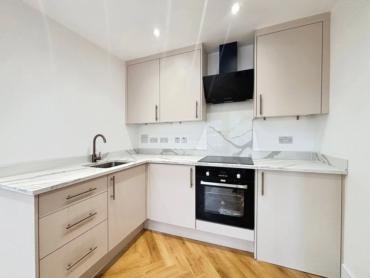 Ash Street, Ash, Aldershot, Surrey, GU12 6LH, photo 24
