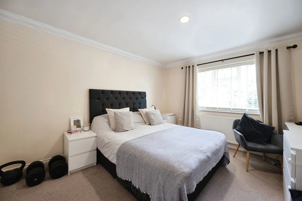 Burwood Grove, Hayling Island, PO11, photo 8