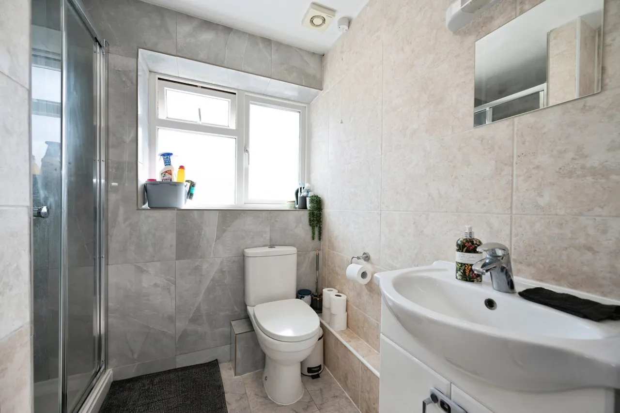 Burwood Grove, Hayling Island, PO11, photo 12