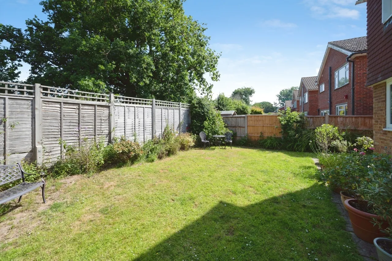 Burwood Grove, Hayling Island, PO11, photo 6