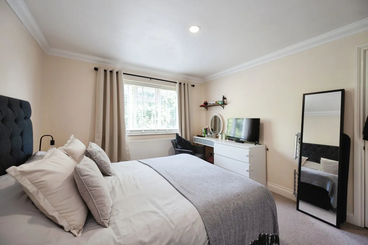 Burwood Grove, Hayling Island, PO11, photo 9