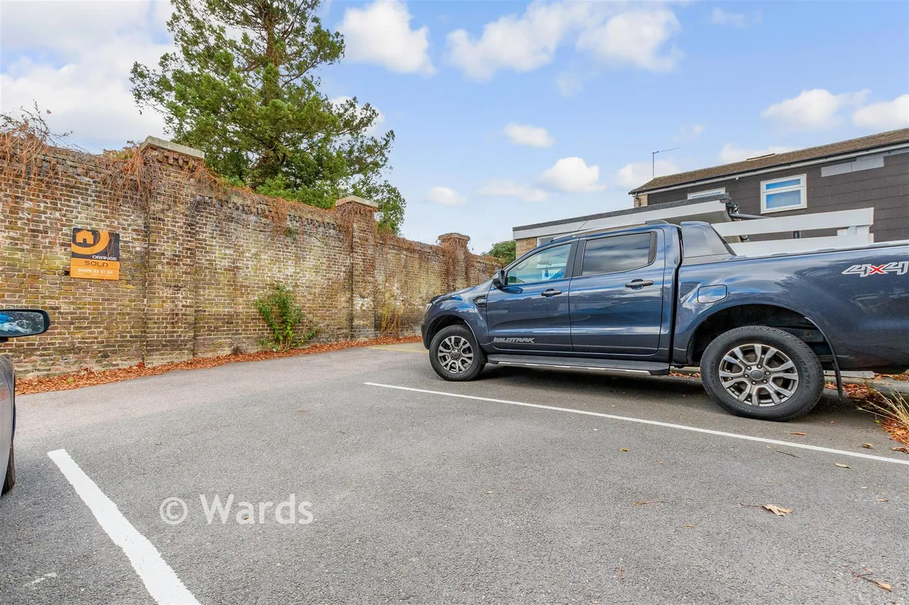 Old Road West, Gravesend, DA11, photo 6