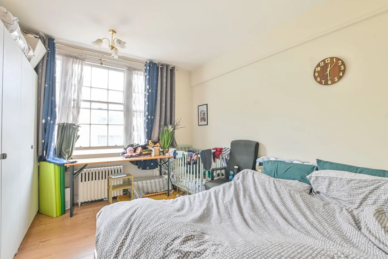 93 Peters Court, Porchester Road, London, photo 4