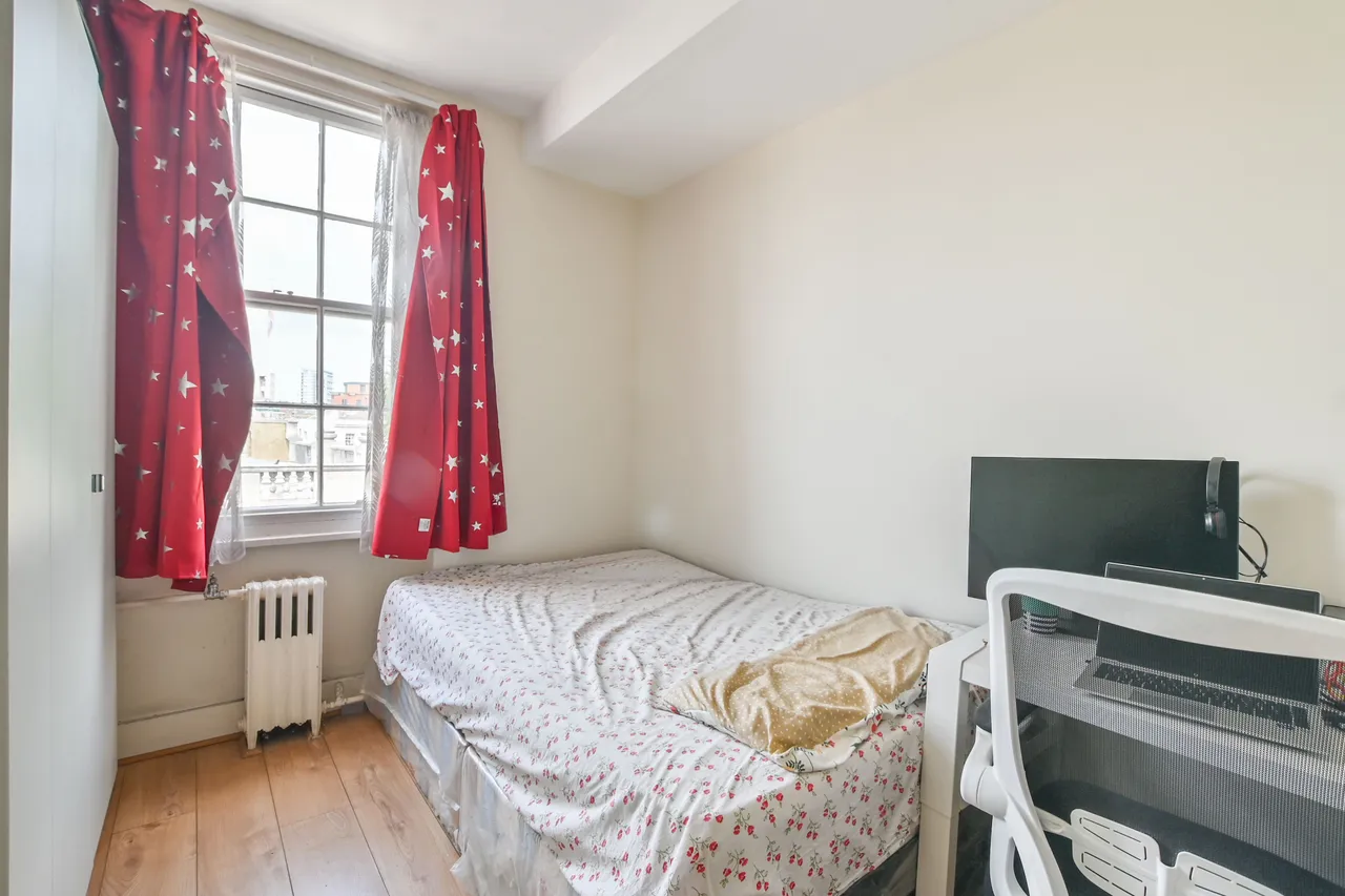 93 Peters Court, Porchester Road, London, photo 5