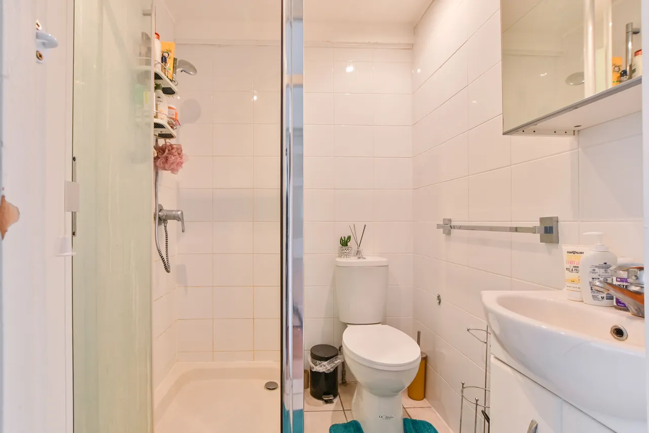 93 Peters Court, Porchester Road, London, photo 6