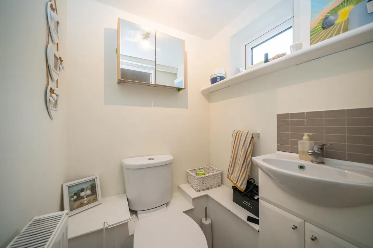 Glebe Cottages, Essendon, AL9, photo 8