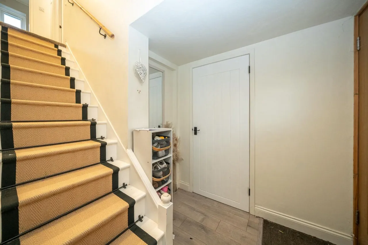 Glebe Cottages, Essendon, AL9, photo 9