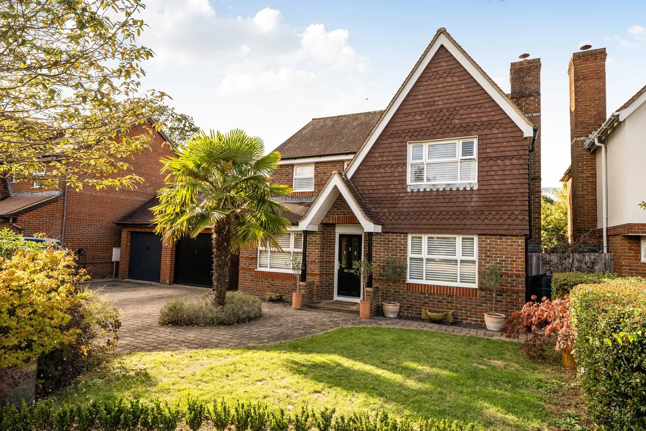 4 bed property for sale, Cranham Avenue, Billingshurst, RH14