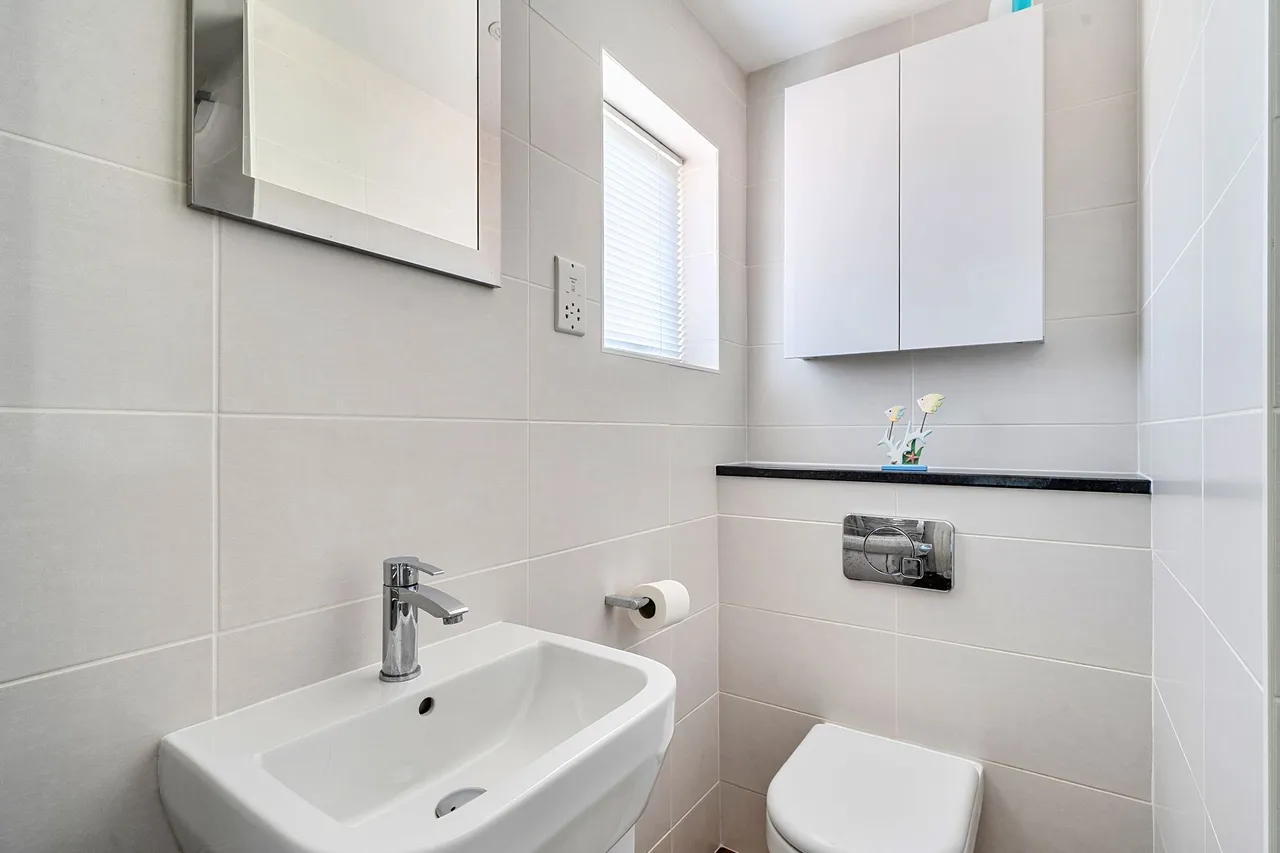 Cranham Avenue, Billingshurst, RH14, photo 11