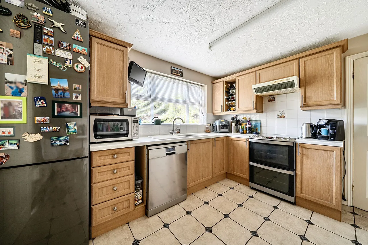 Cranham Avenue, Billingshurst, RH14, photo 8