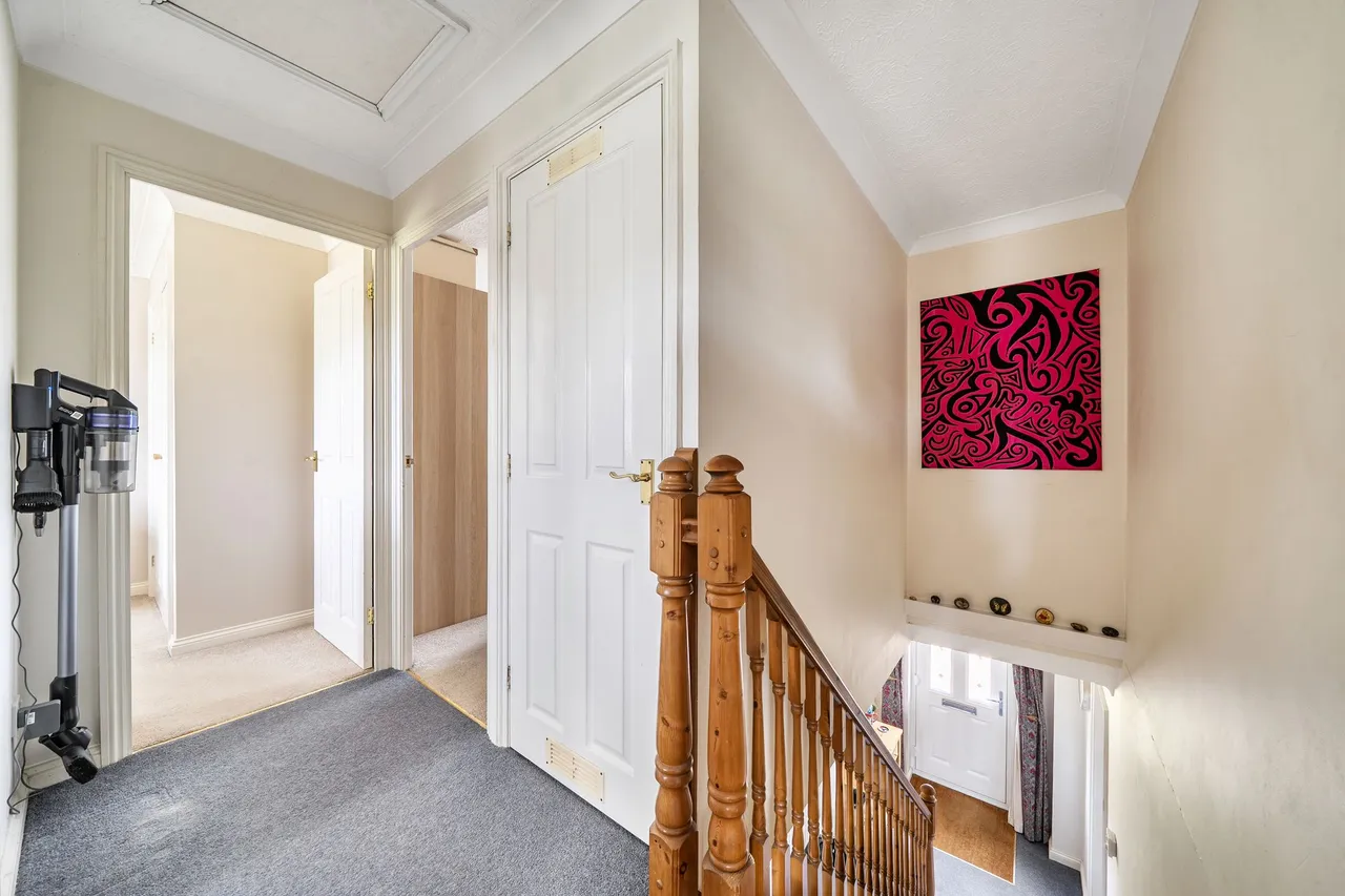 Cranham Avenue, Billingshurst, RH14, photo 13