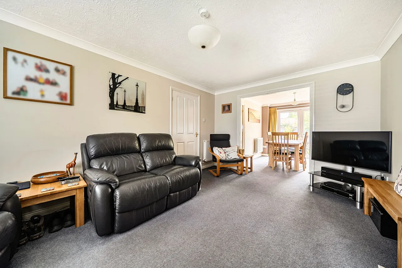 Cranham Avenue, Billingshurst, RH14, photo 9
