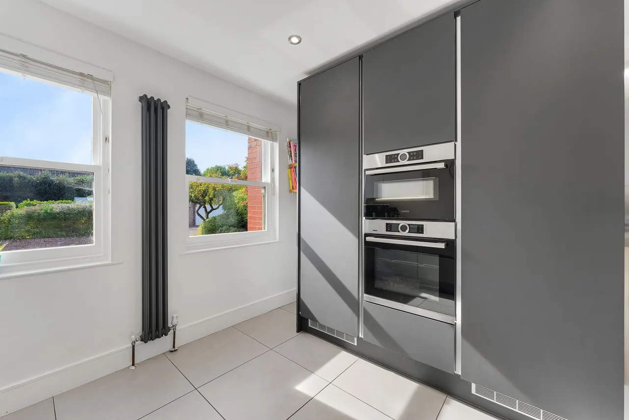Court Lakeside Road, Lymm, photo 8