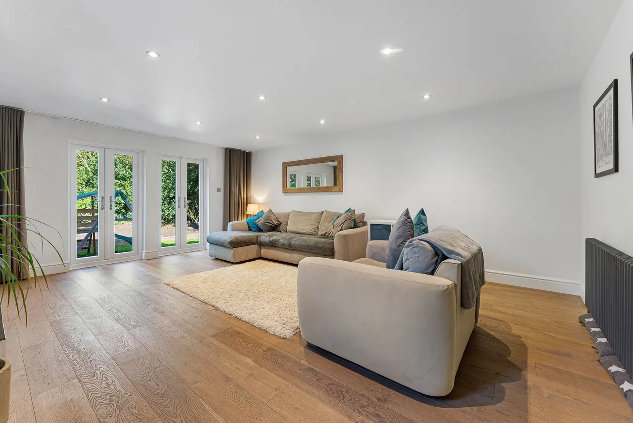 Court Lakeside Road, Lymm, photo 12