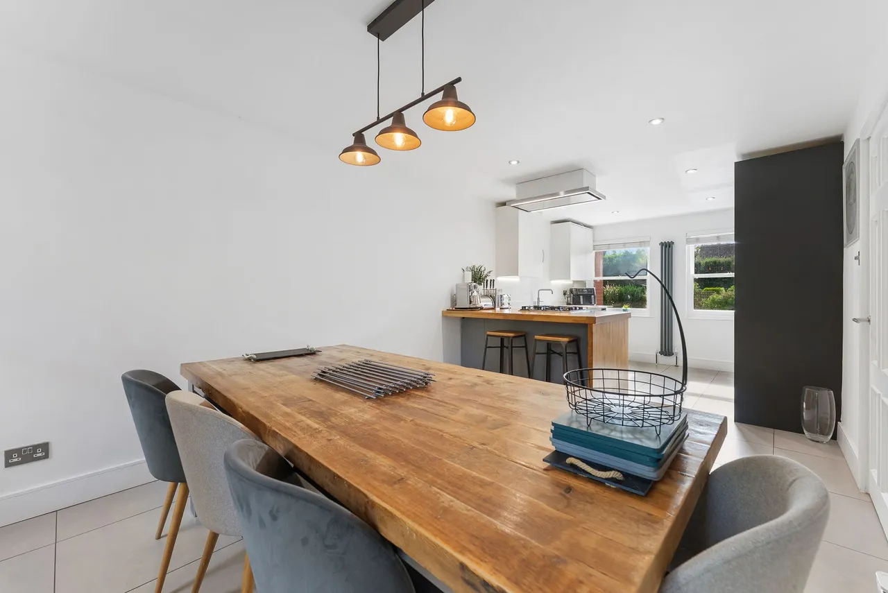 Court Lakeside Road, Lymm, photo 11