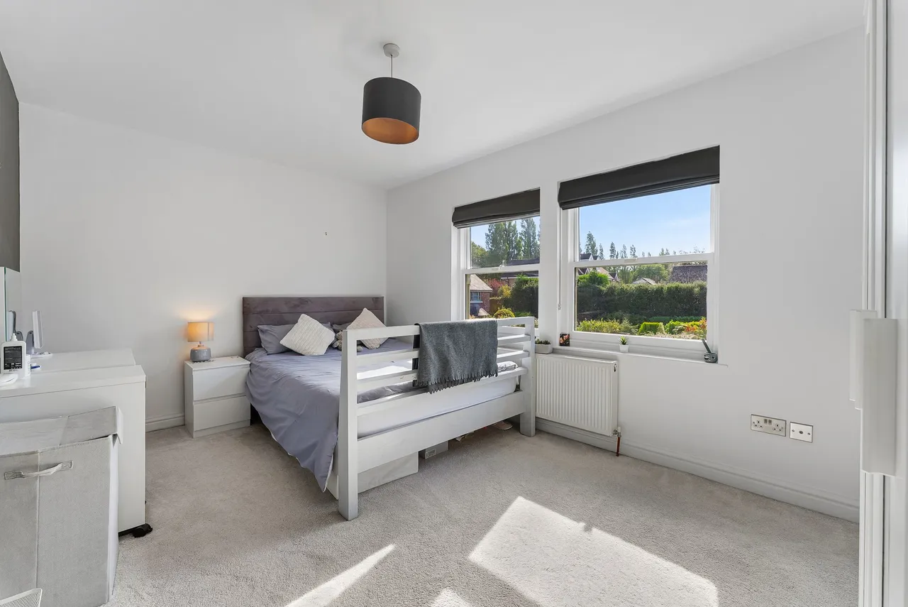 Court Lakeside Road, Lymm, photo 23