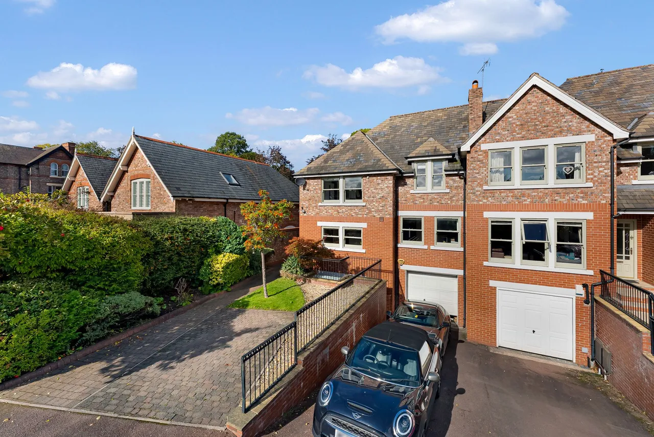 Court Lakeside Road, Lymm, photo 40