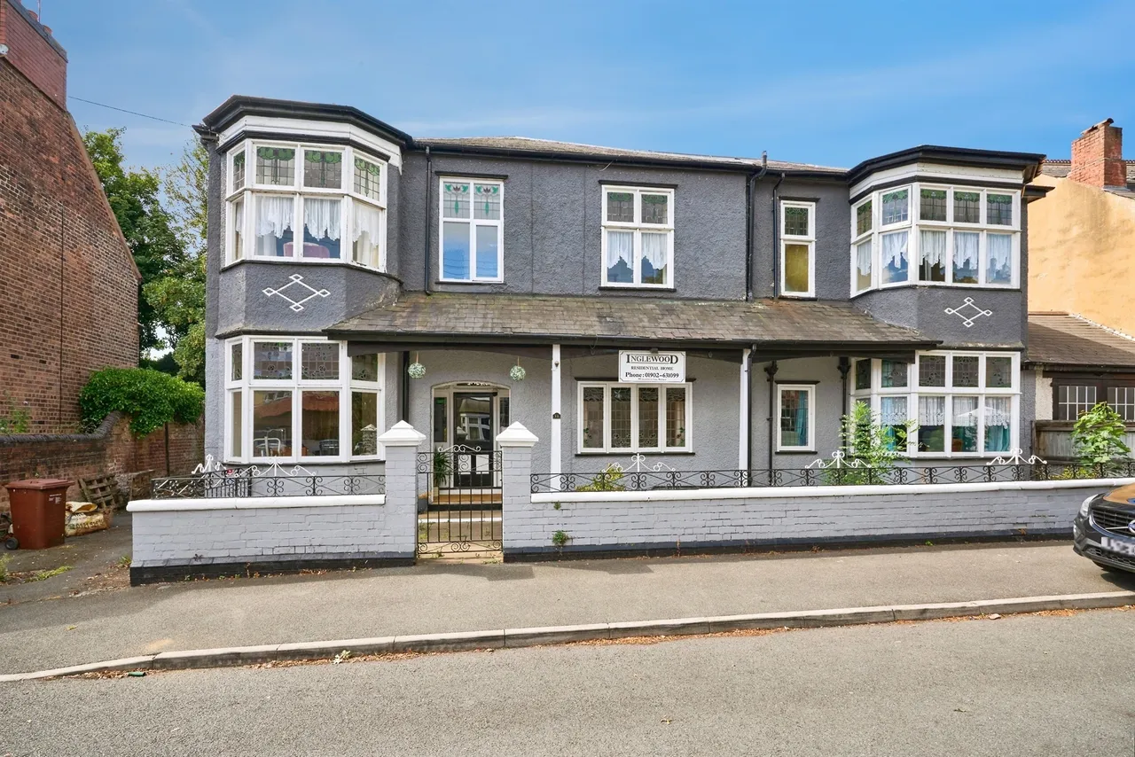 18 bed house for sale, Banks Street, Willenhall, WV13