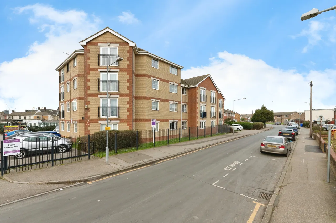 Dunlop Road, Tilbury, RM18, photo 15