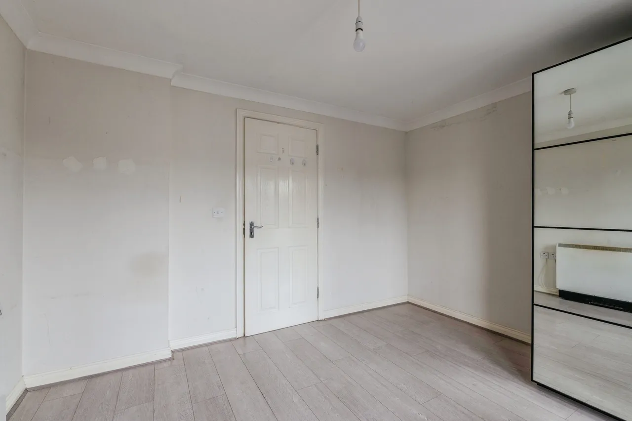 Dunlop Road, Tilbury, RM18, photo 9