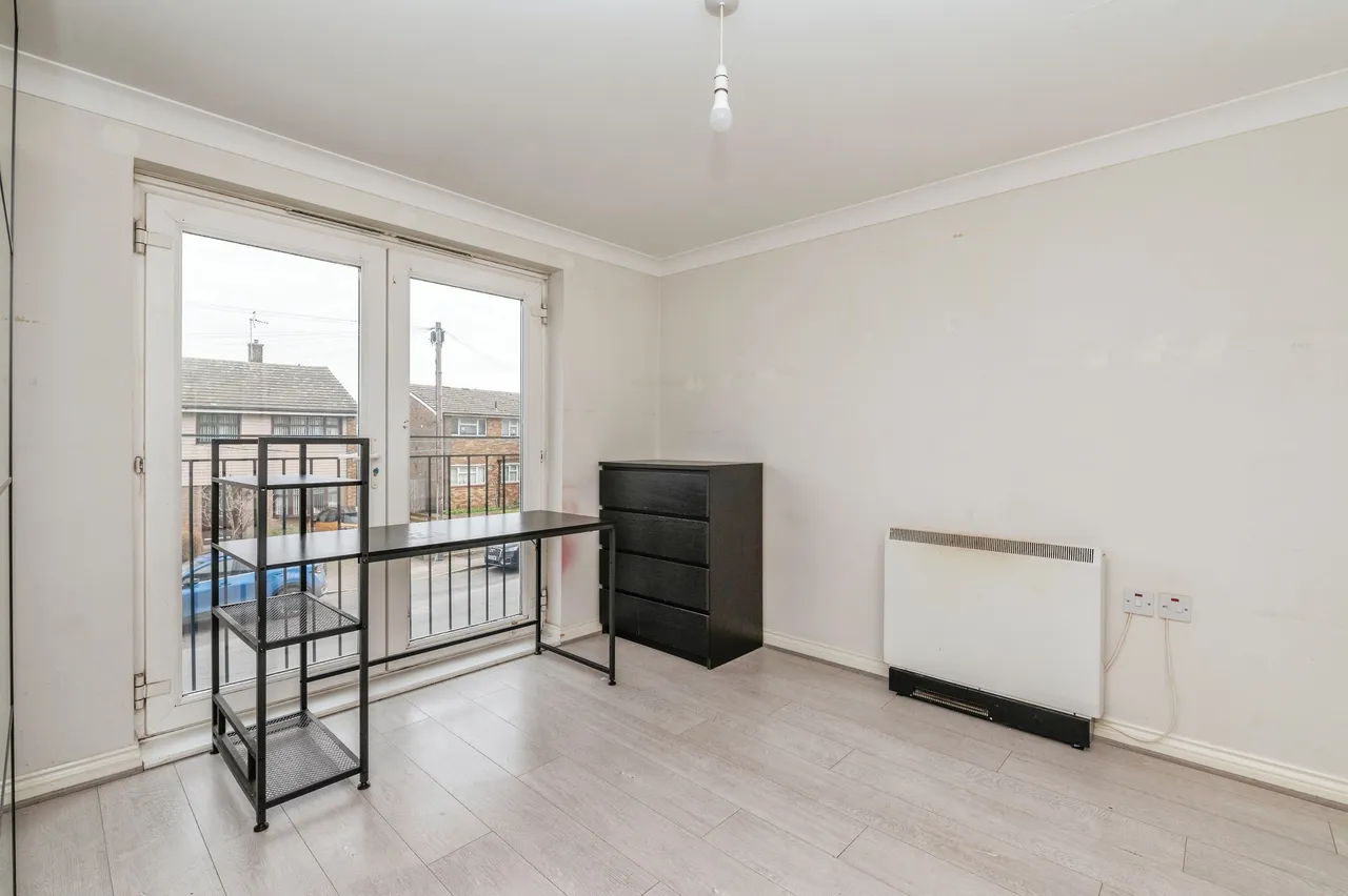 Dunlop Road, Tilbury, RM18, photo 7