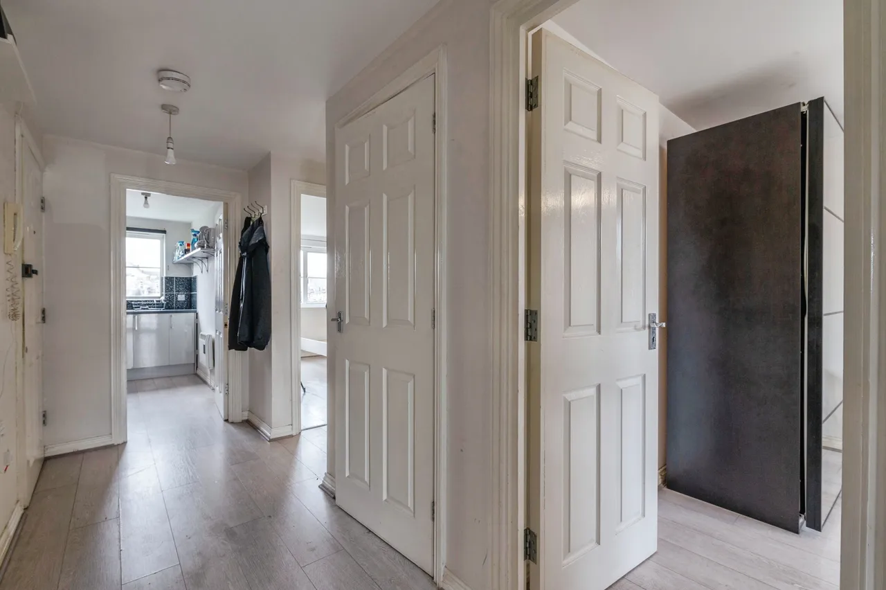 Dunlop Road, Tilbury, RM18, photo 5