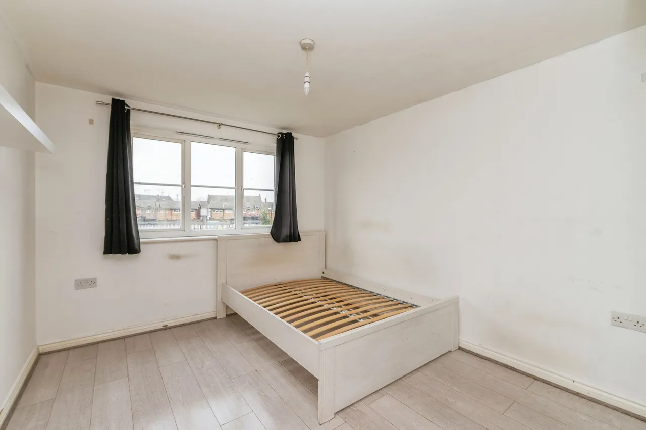 Dunlop Road, Tilbury, RM18, photo 10