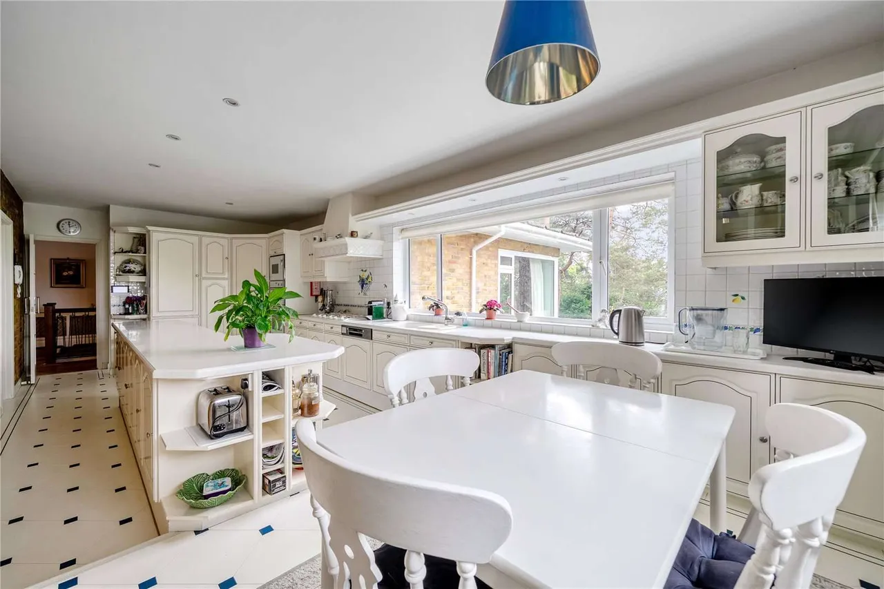 Oriel Hill, Camberley, Surrey, GU15 2JW, photo 5