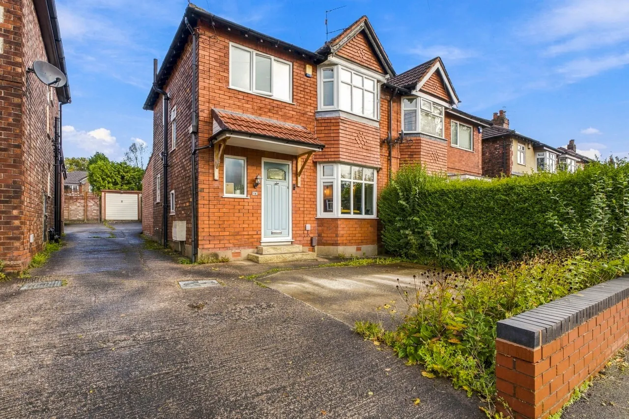 3 bed house for sale, Marsden Road, Romiley, SK6