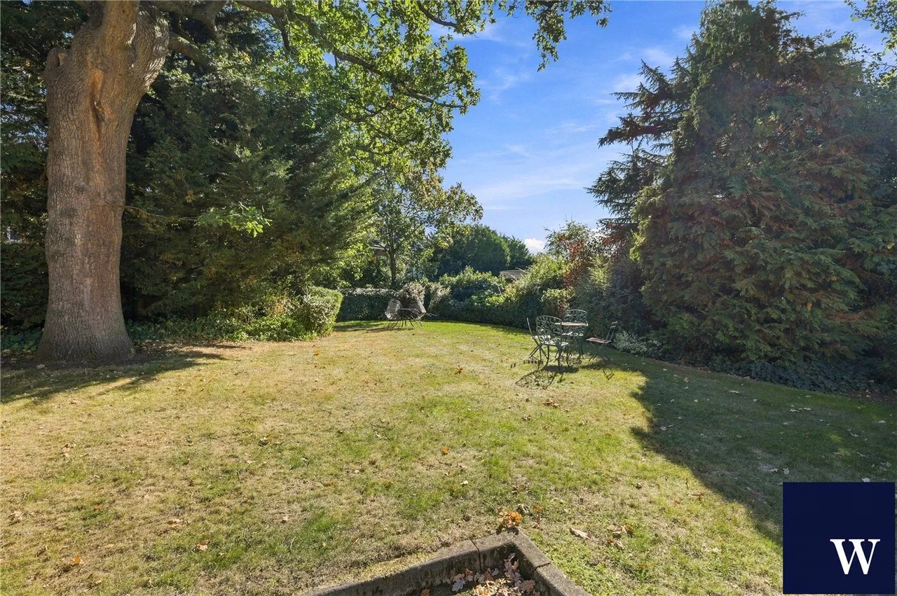 Hendon Lane, Finchley, N3, photo 22