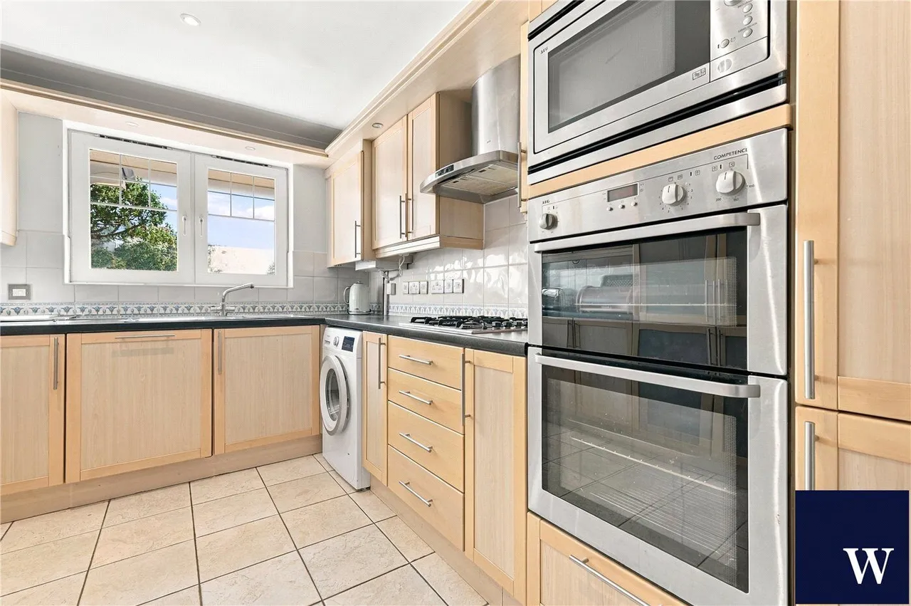 Hendon Lane, Finchley, N3, photo 7