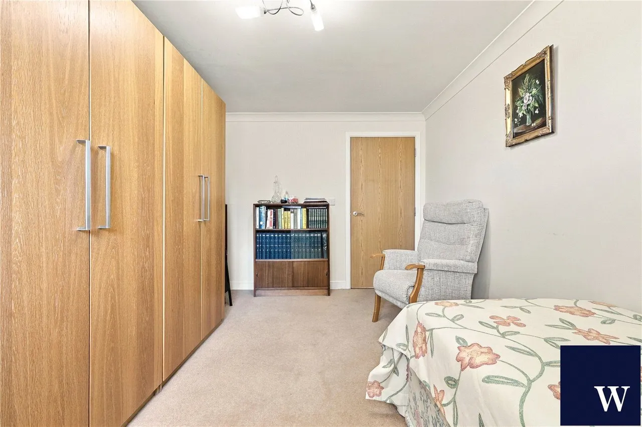 Hendon Lane, Finchley, N3, photo 18
