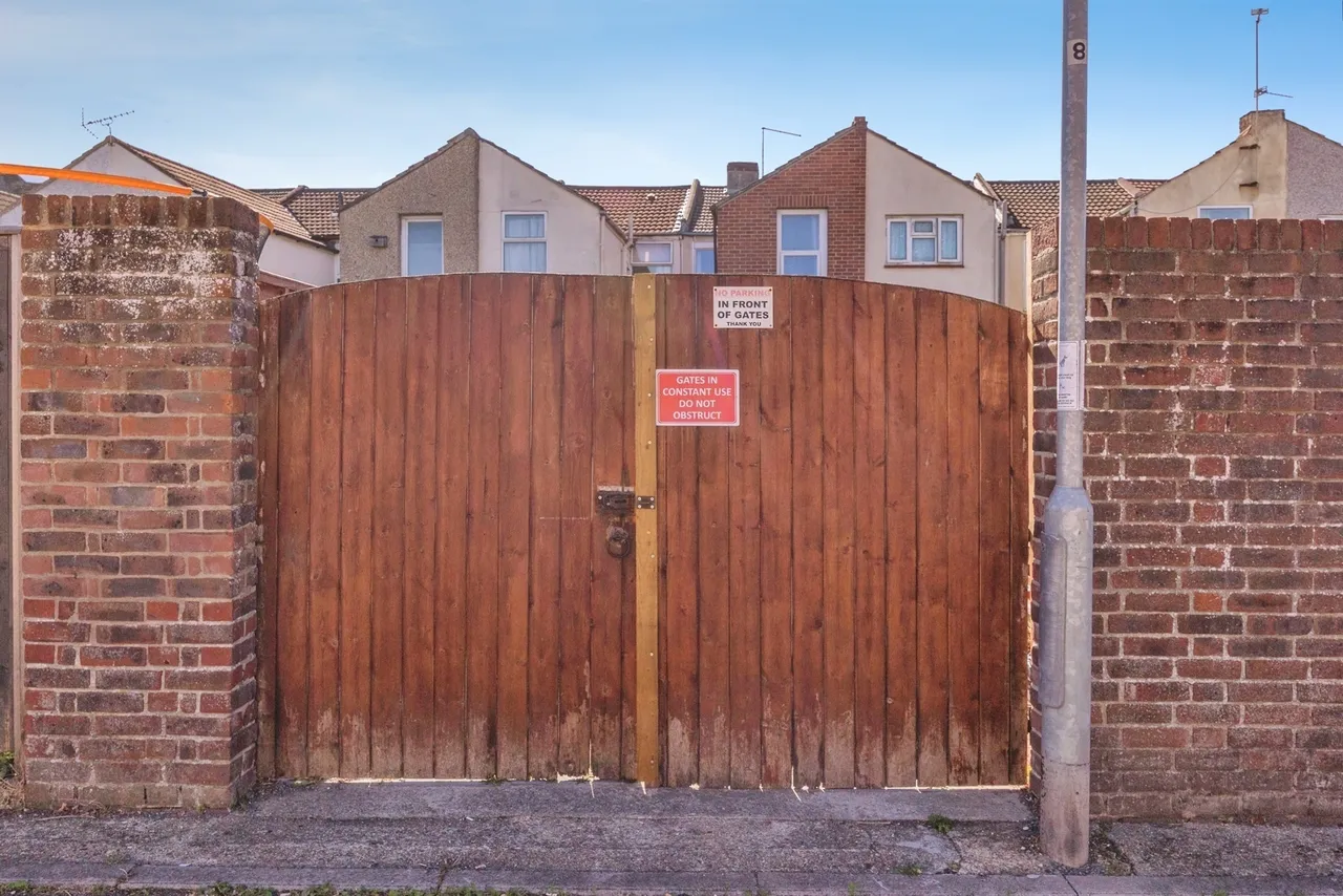 Hampshire Street, Portsmouth, PO1, photo 4