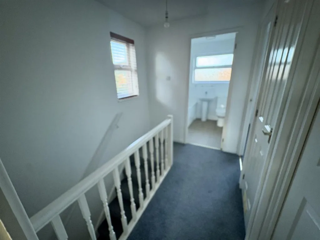 Tamworth Drive, Shaw, photo 9