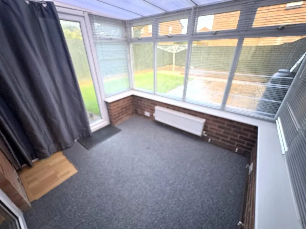 Tamworth Drive, Shaw, photo 5