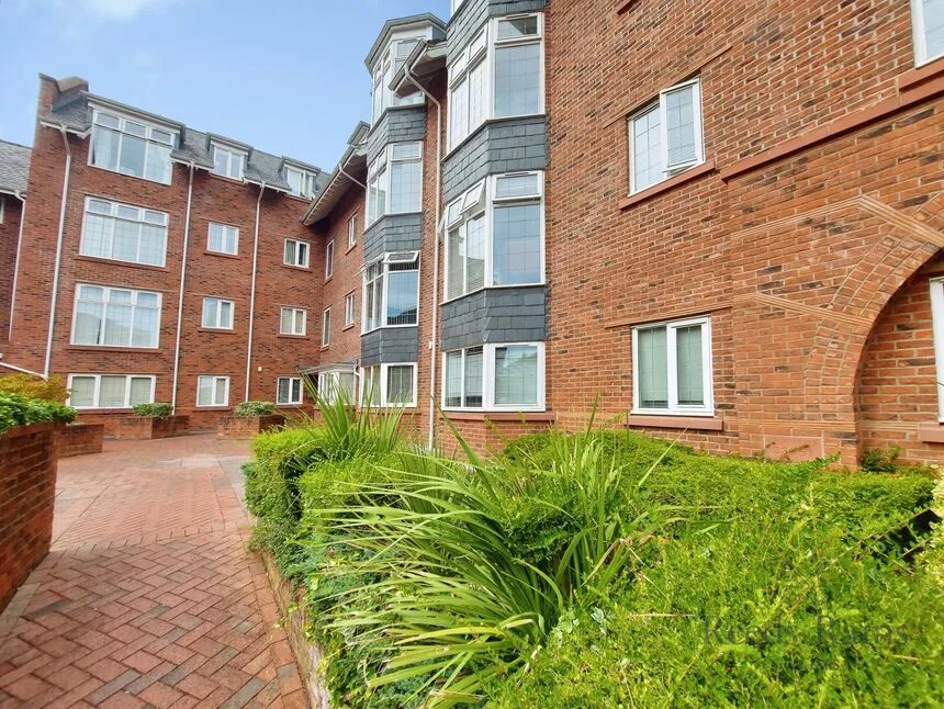 1 bed flat for sale, Station Road, Wilmslow, SK9