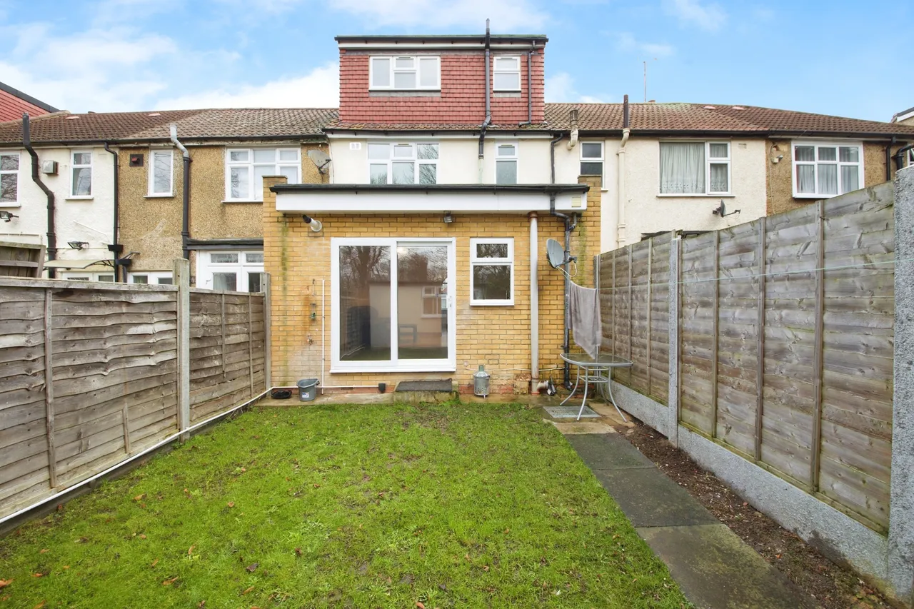 3 bed house for sale, Woodlands Road, London, N9