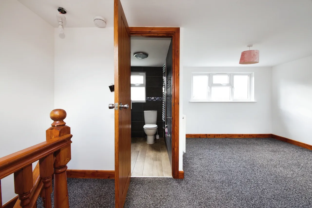 Woodlands Road, London, N9, photo 14
