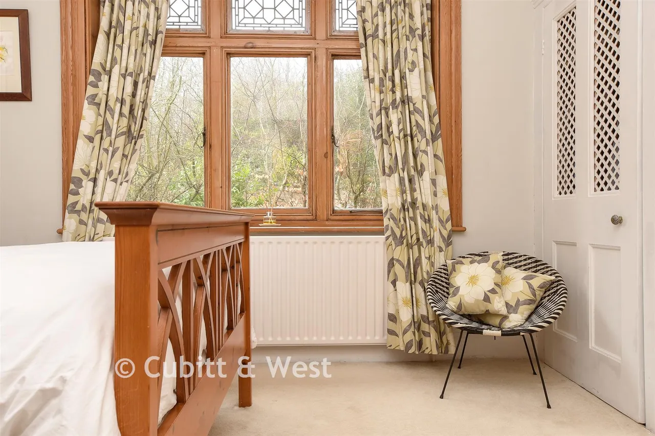 War Coppice Road, Caterham, CR3, photo 13