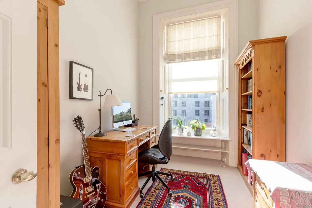 Corstorphine Road, Murrayfield, EH12, photo 13