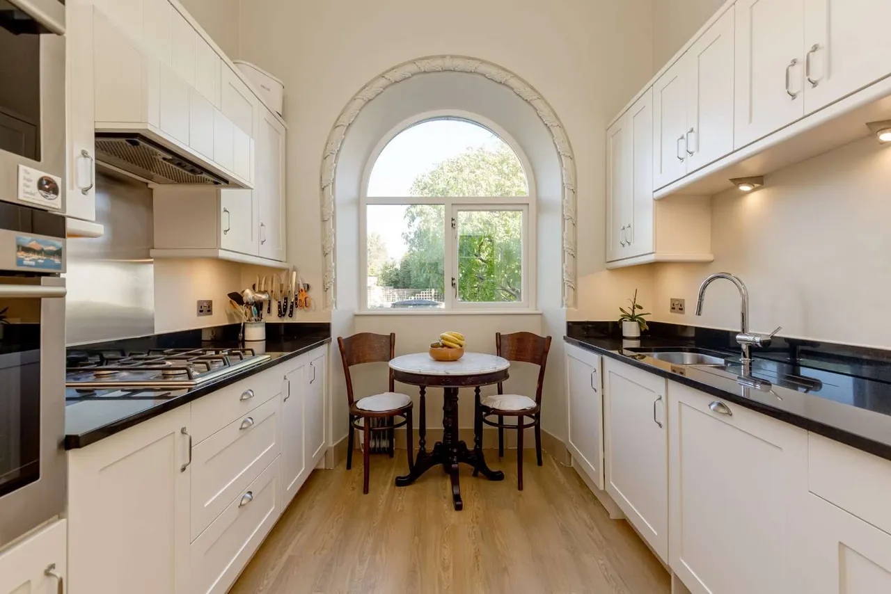 Corstorphine Road, Murrayfield, EH12, photo 6