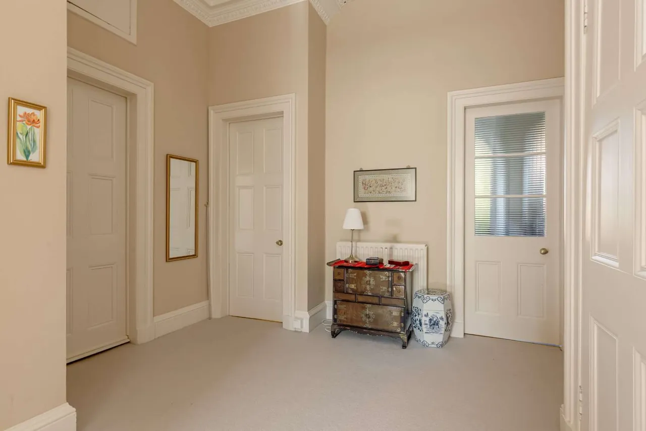 Corstorphine Road, Murrayfield, EH12, photo 9