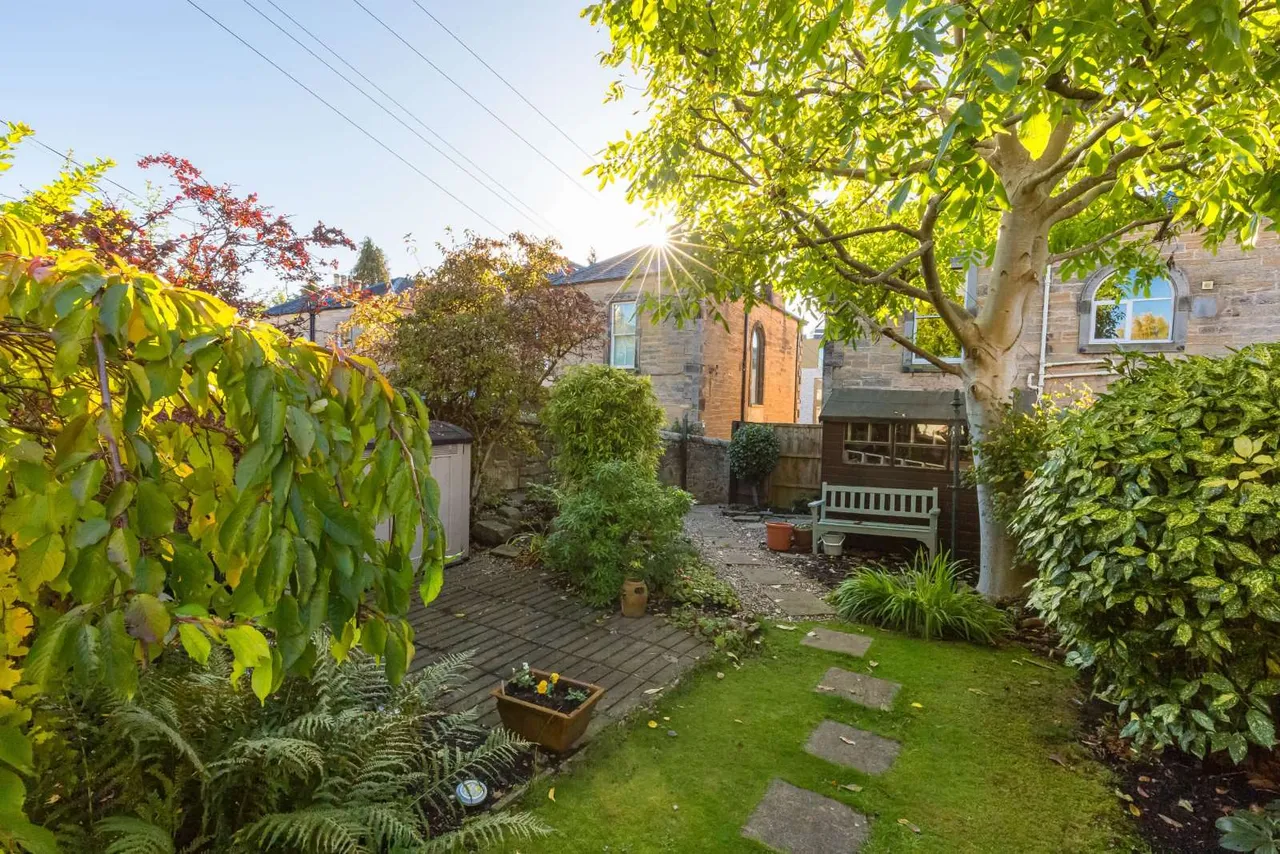 Corstorphine Road, Murrayfield, EH12, photo 17