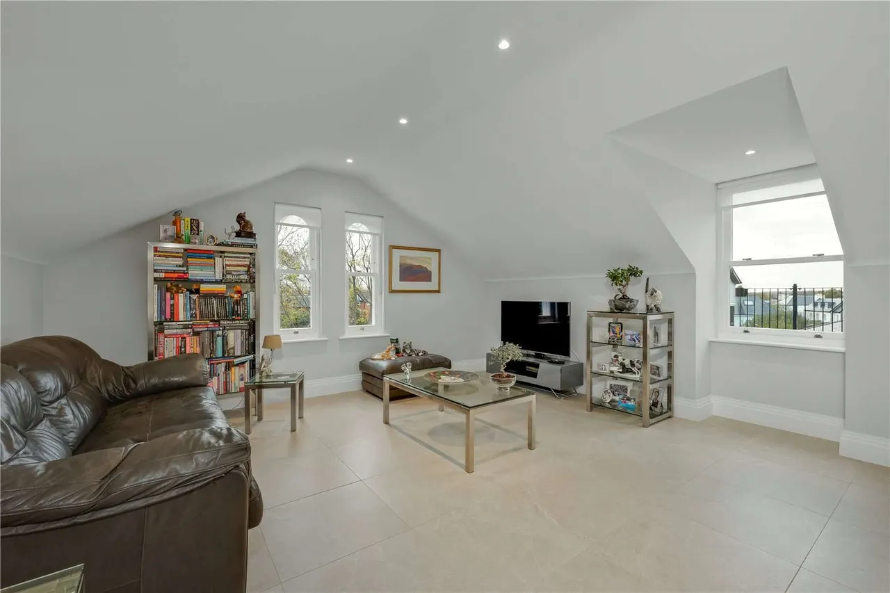 Church Road, East Molesey, Surrey, KT8 9DS, photo 6
