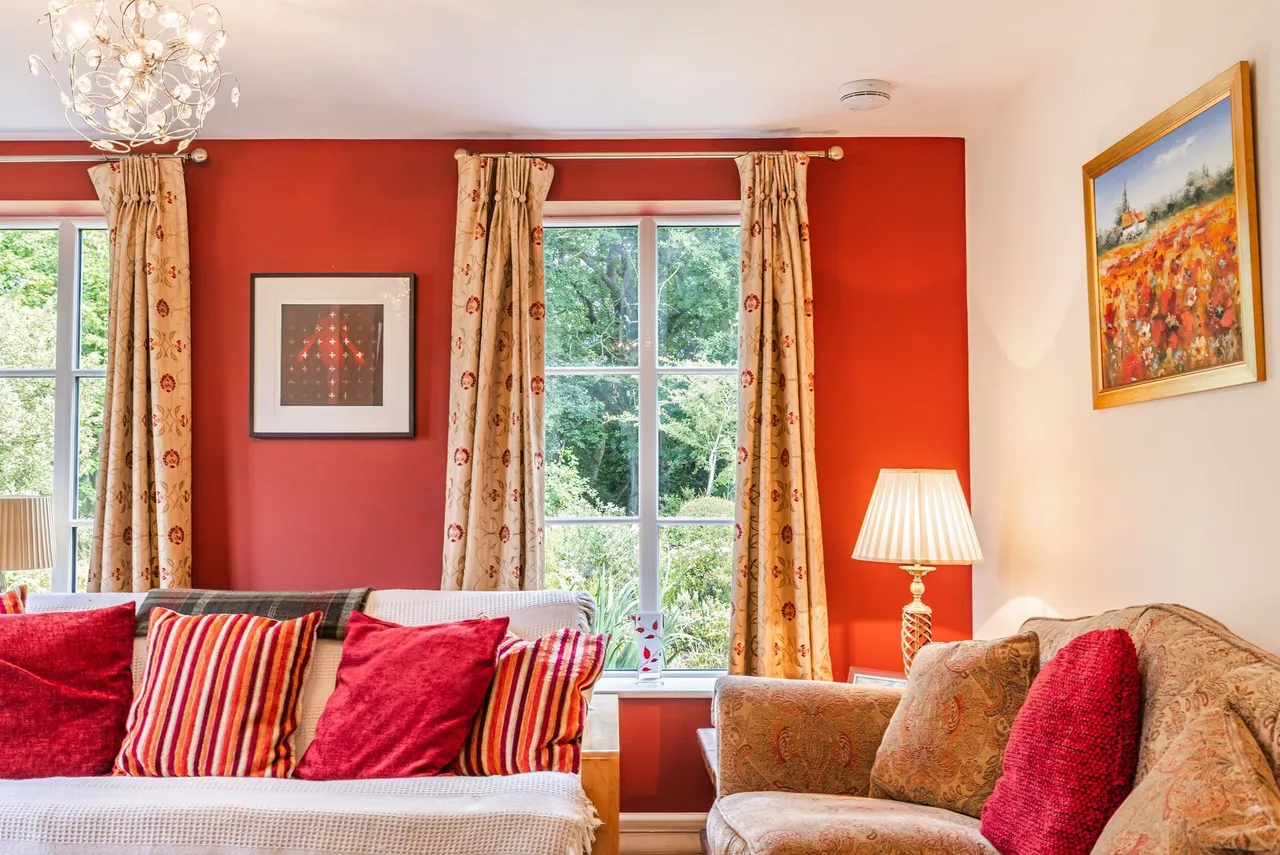 Beautifully Restored Detached Country, photo 11