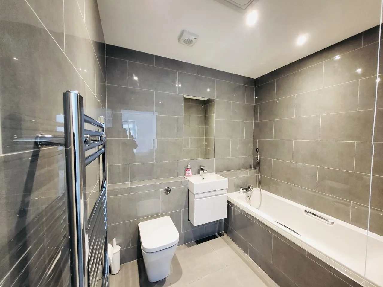 Edgware Way, HA8, photo 12