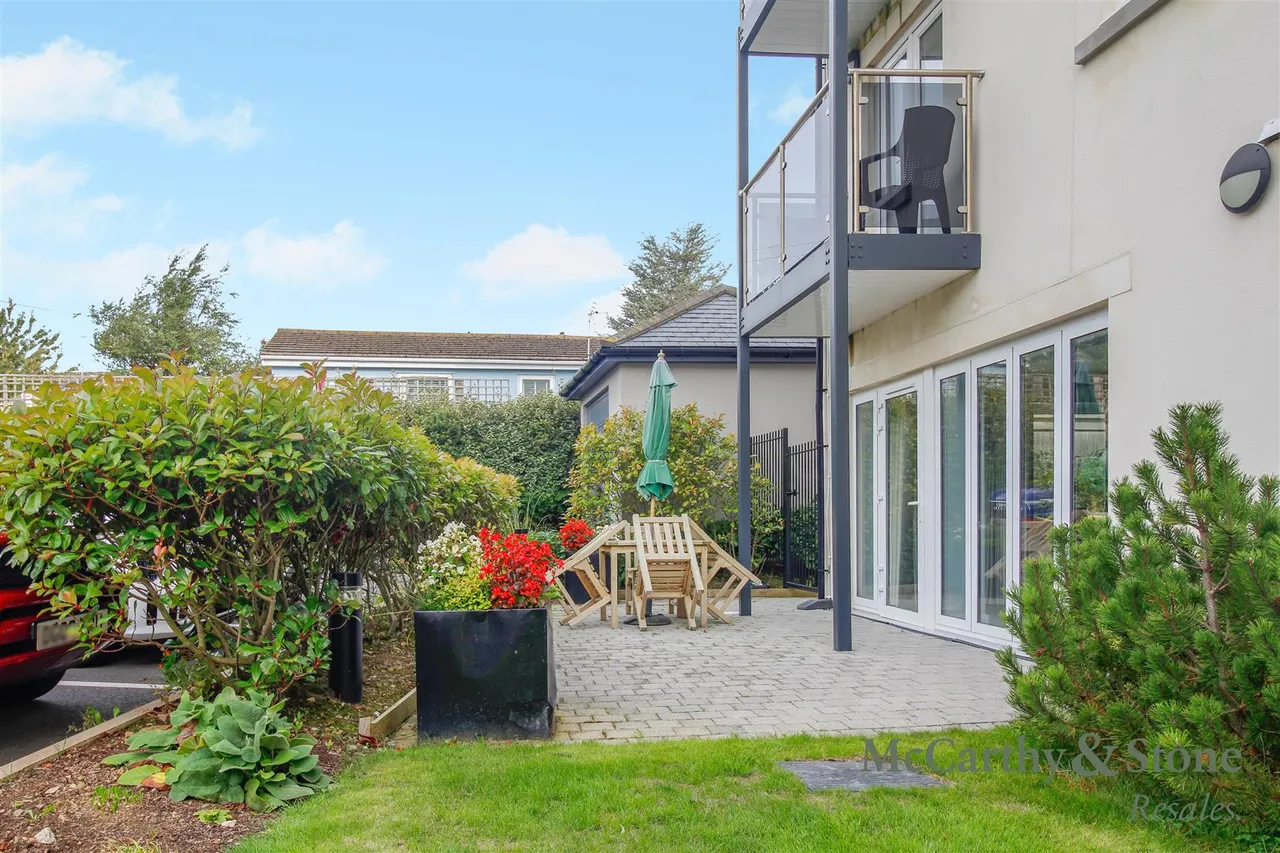 Bangor Road, Benllech, LL74, photo 16