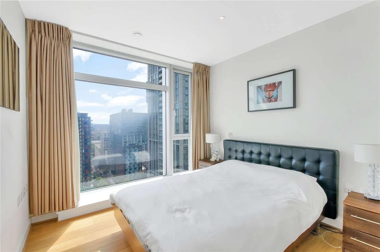 Pan Peninsula Square, Canary Wharf, E14, photo 5