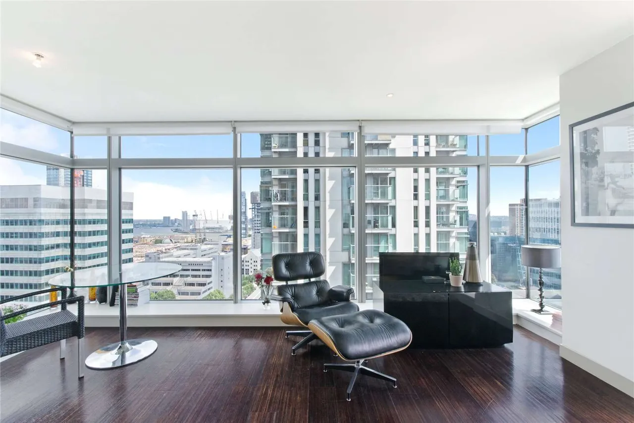 Pan Peninsula Square, Canary Wharf, E14, photo 4