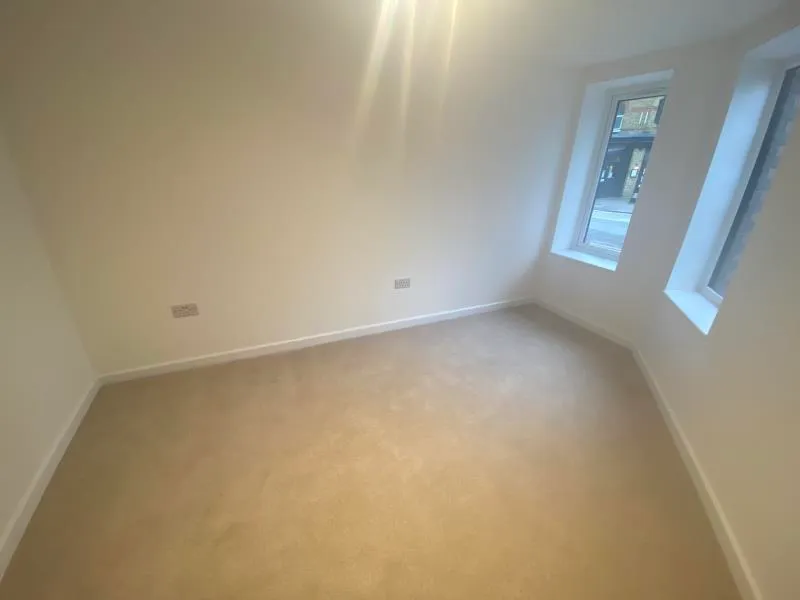 Goldsworth Road, Woking, GU21, photo 4
